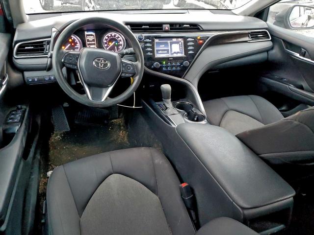 Toyota Camry Le Image 11