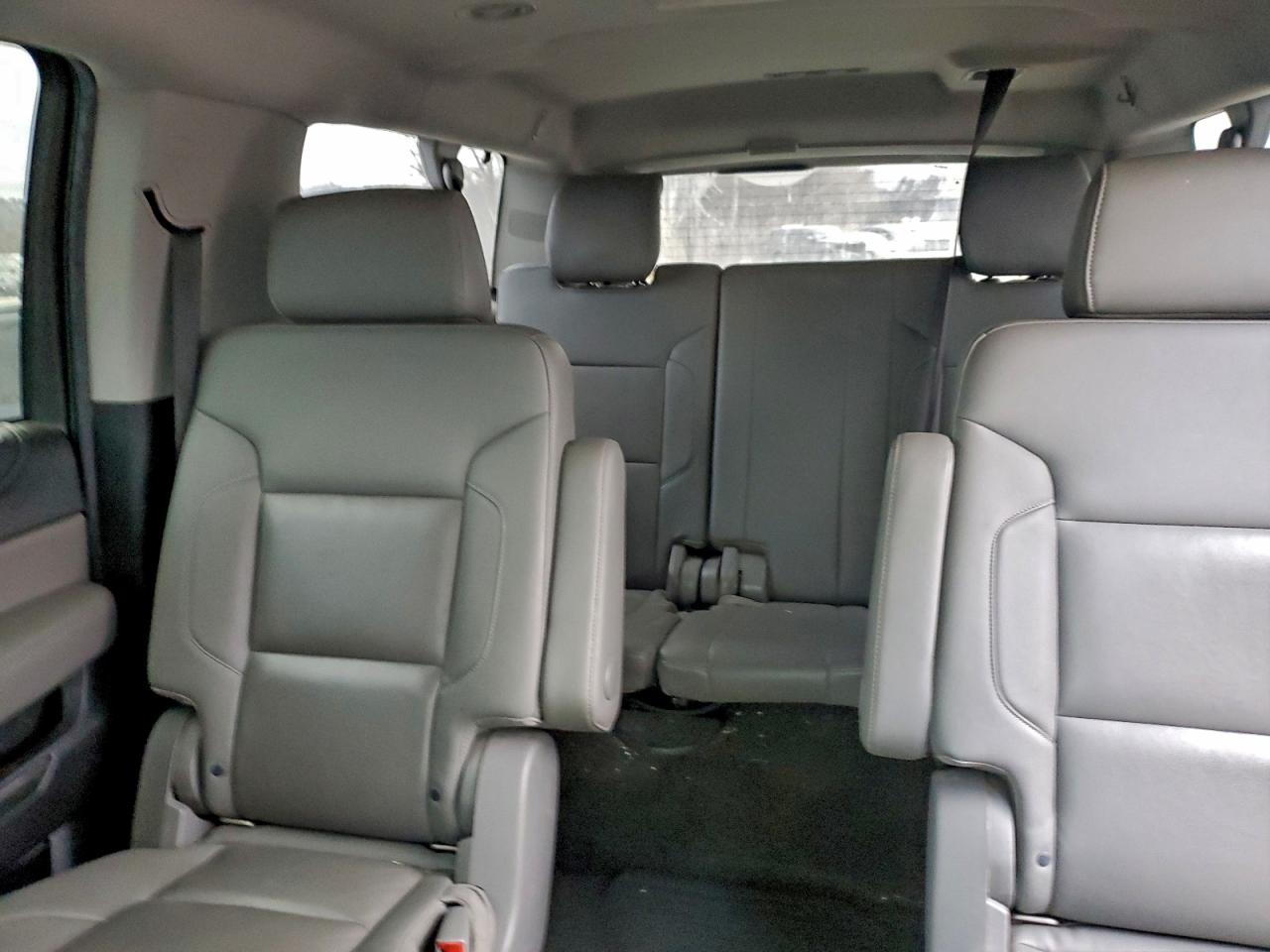 Chevrolet Suburban K1500 Lt Image 6