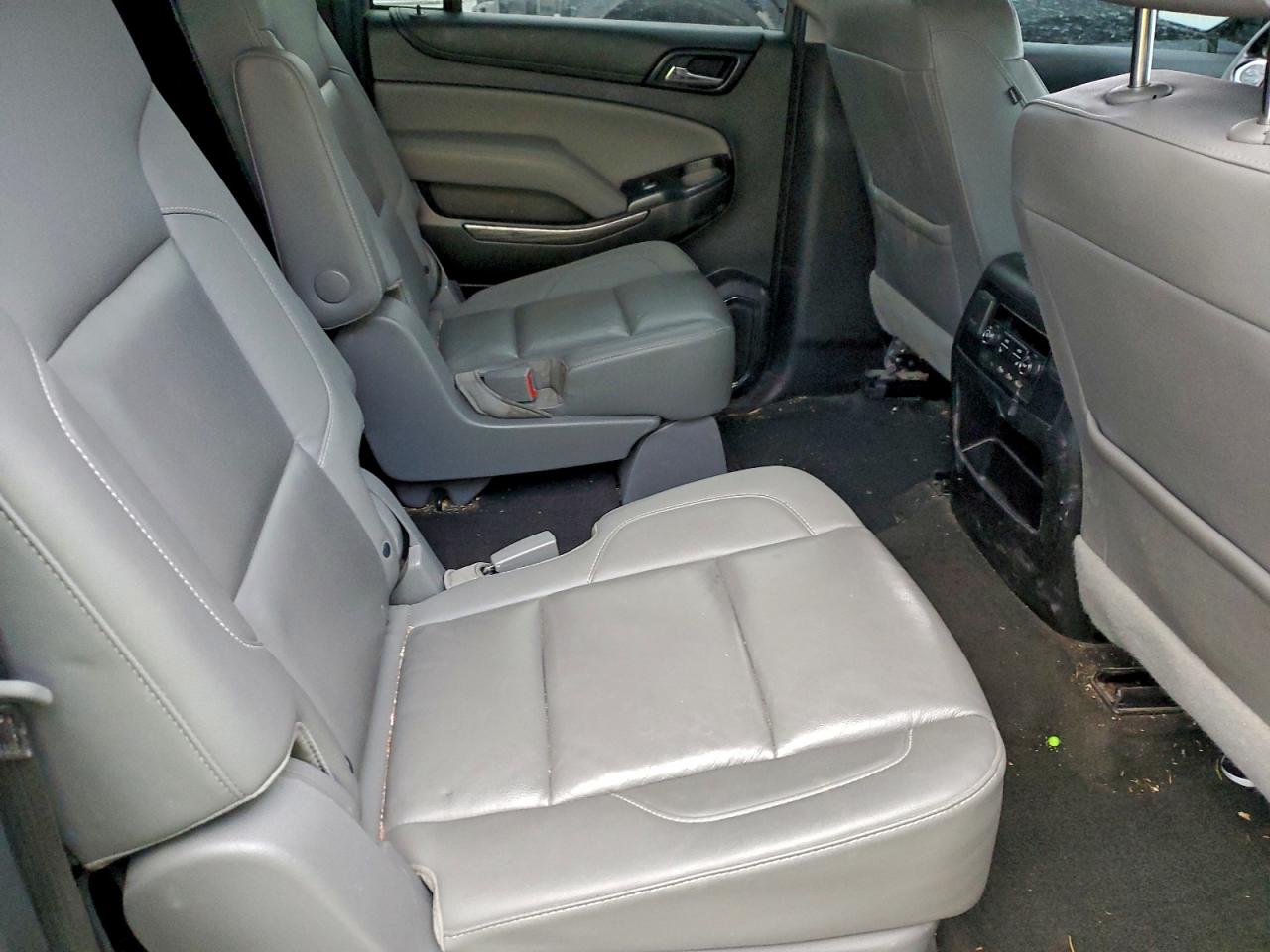 Chevrolet Suburban K1500 Lt Image 10