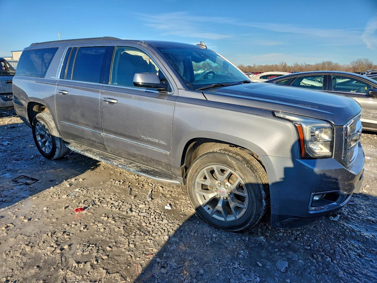 GMC Yukon K1500 Sle Image 2