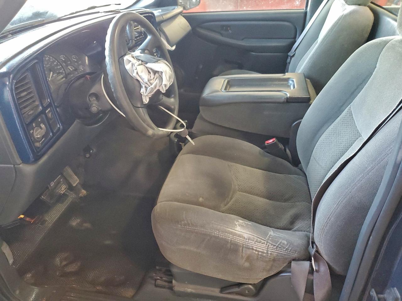 Chevrolet Silverado C1500 Image 5