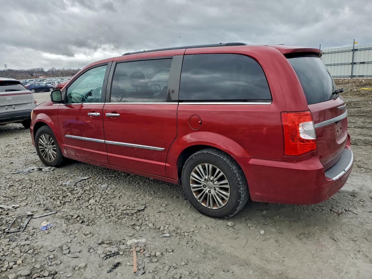 Chrysler Minivan Touring L Image 11