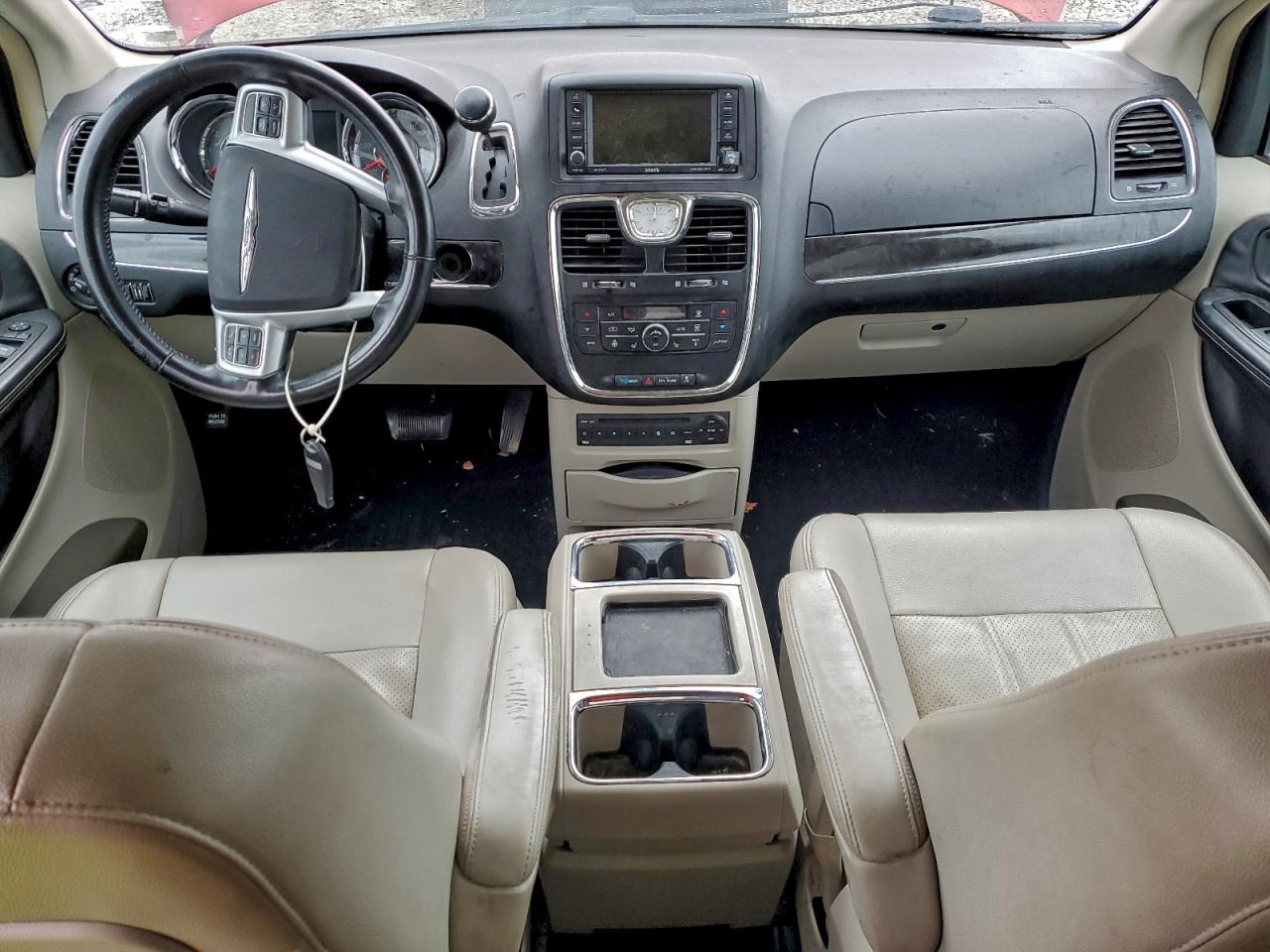 Chrysler Minivan Touring L Image 10