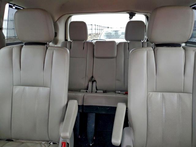 Chrysler Minivan Touring L Image 8