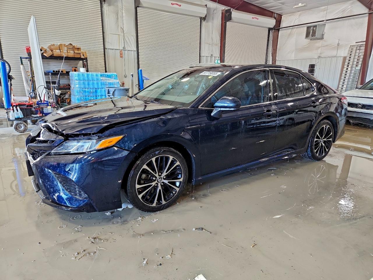 Toyota Camry L Image 1