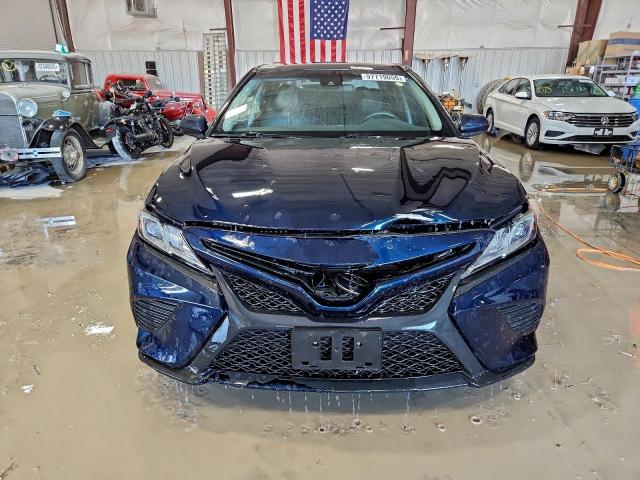 Toyota Camry L Image 5