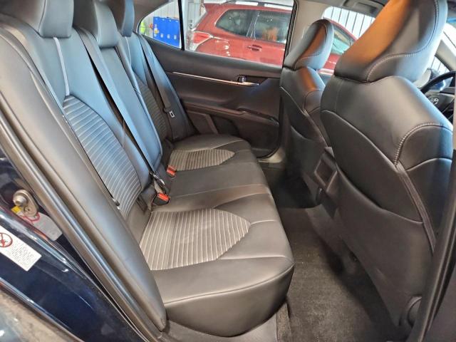 Toyota Camry L Image 7