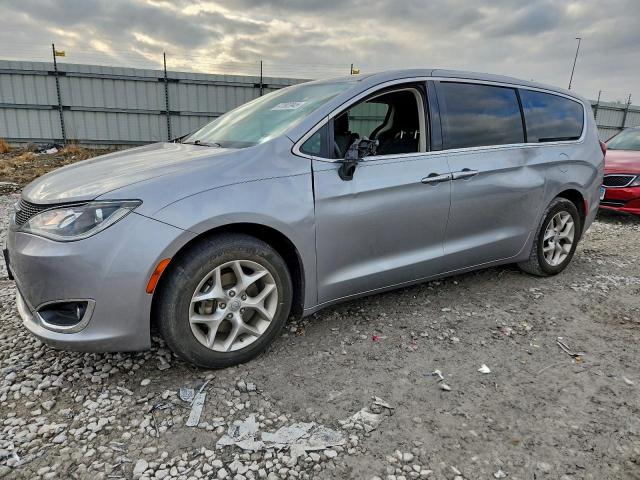  Salvage Chrysler Pacifica