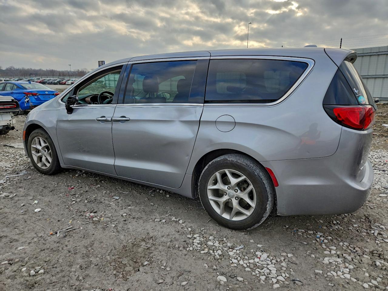 Chrysler Pacifica Touring Plus Image 5