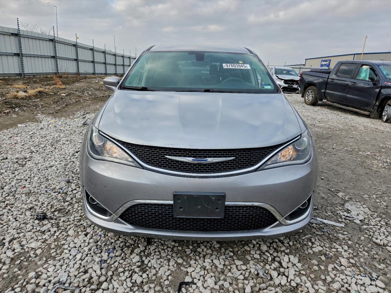 Chrysler Pacifica Touring Plus Image 7