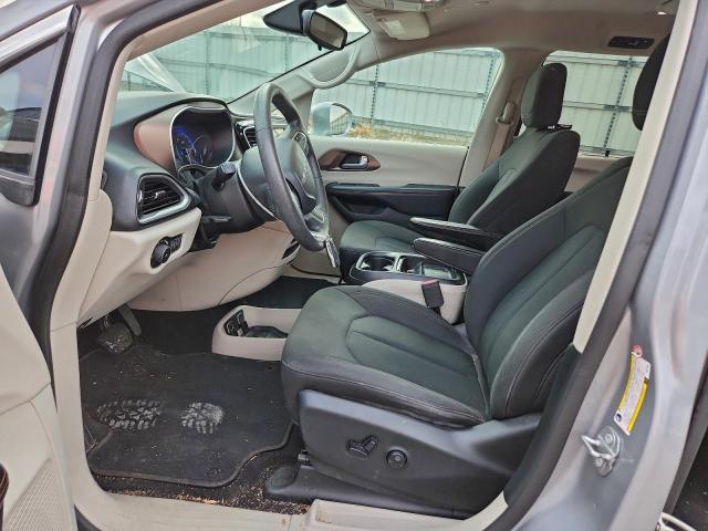 Chrysler Pacifica Touring Plus Image 11