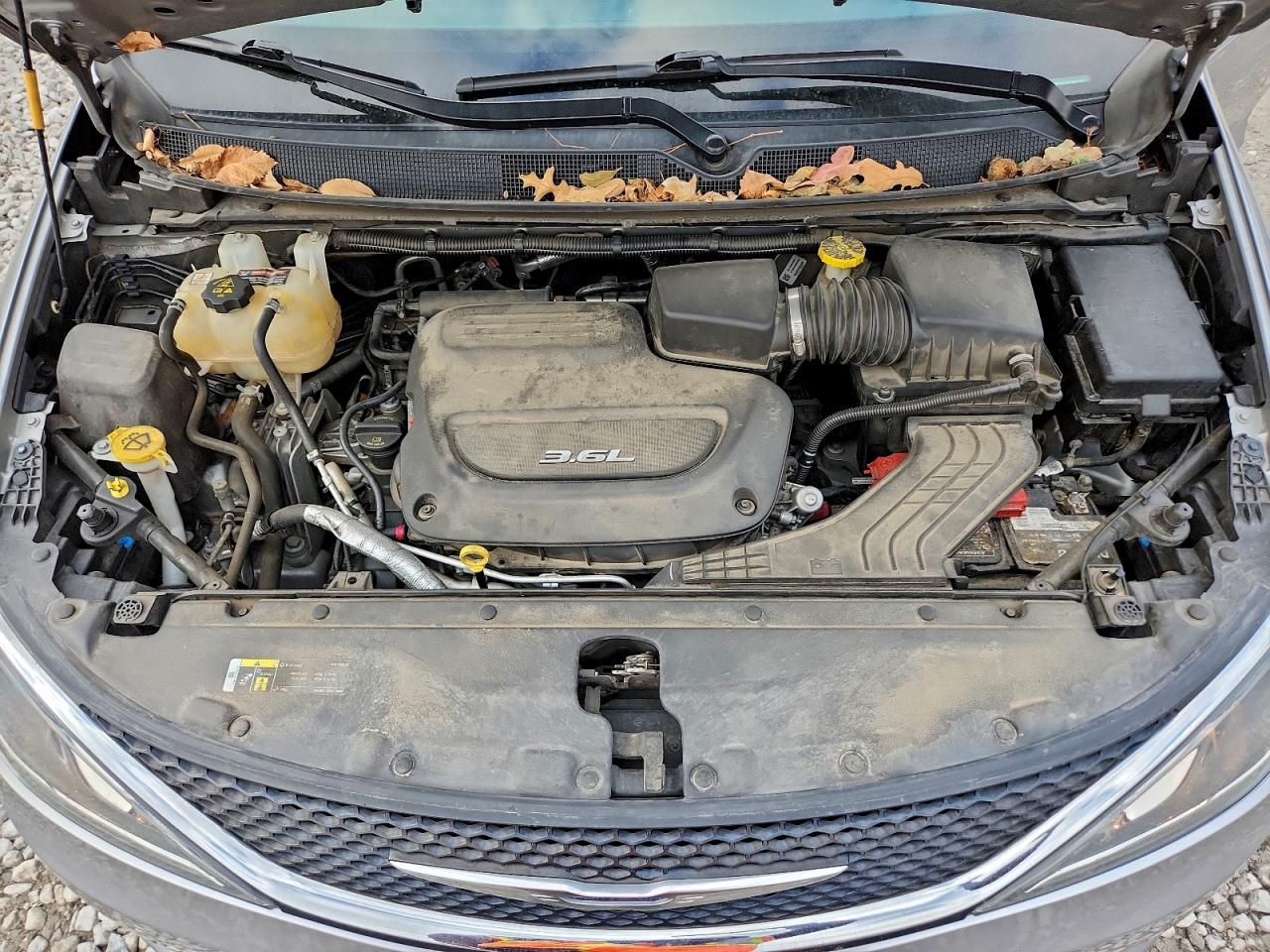 Chrysler Pacifica Touring Plus Image 9