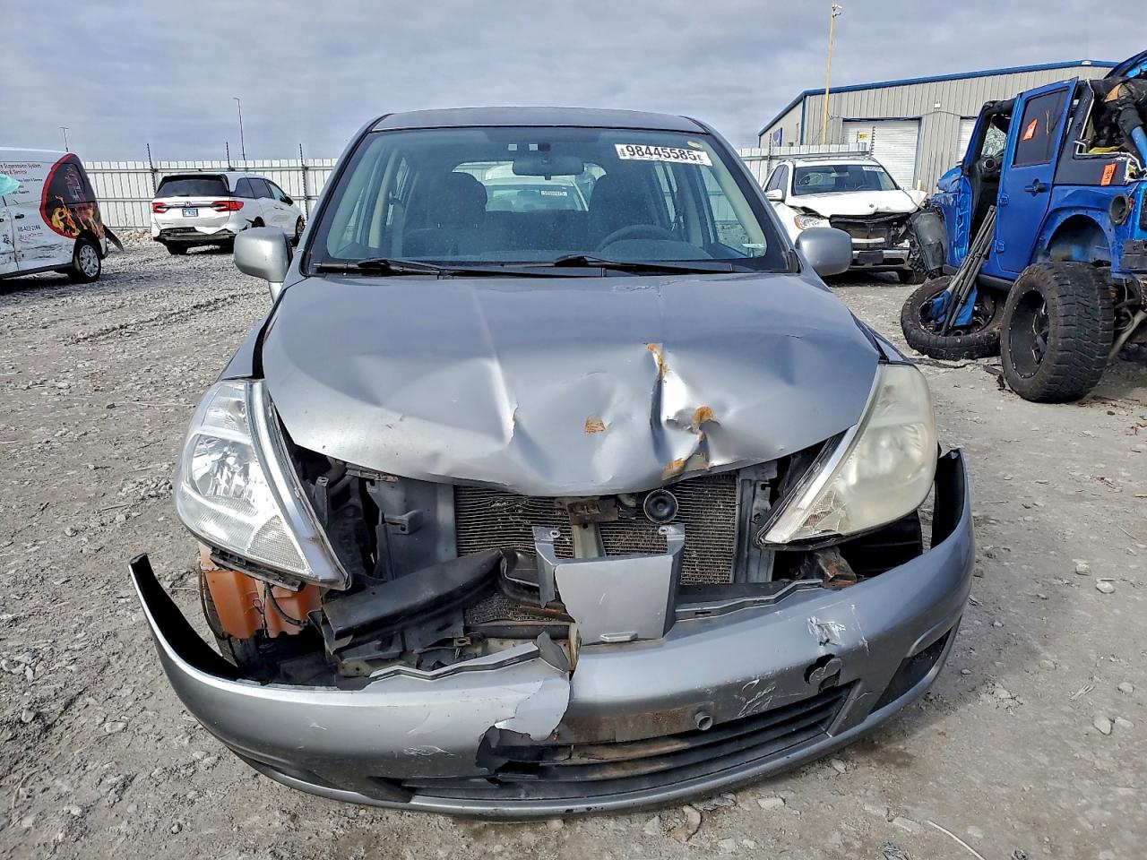 Nissan Versa S Image 8