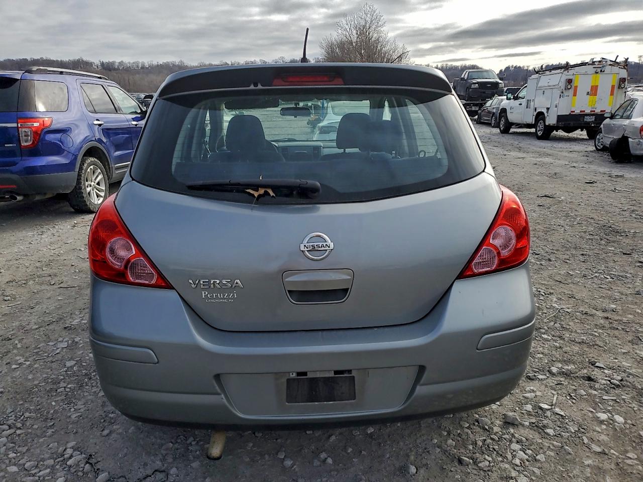 Nissan Versa S Image 5