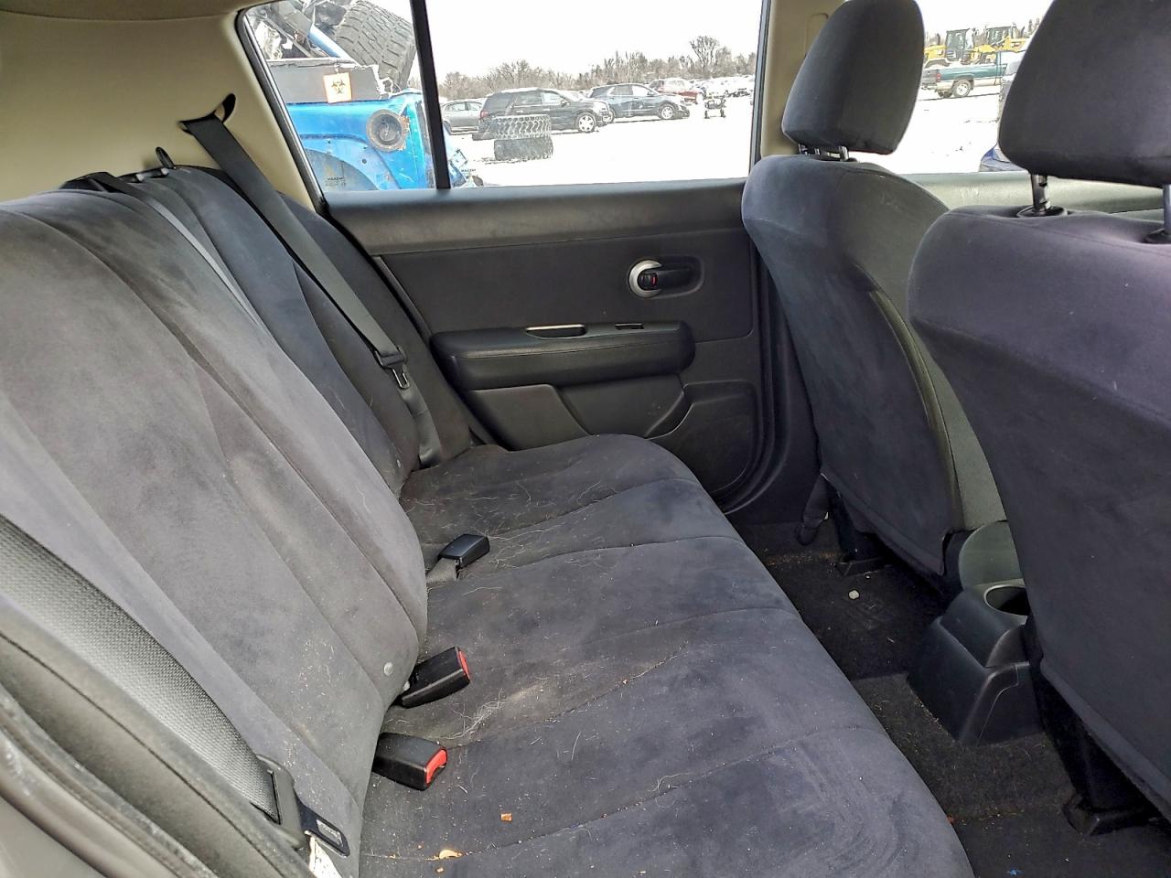 Nissan Versa S Image 12