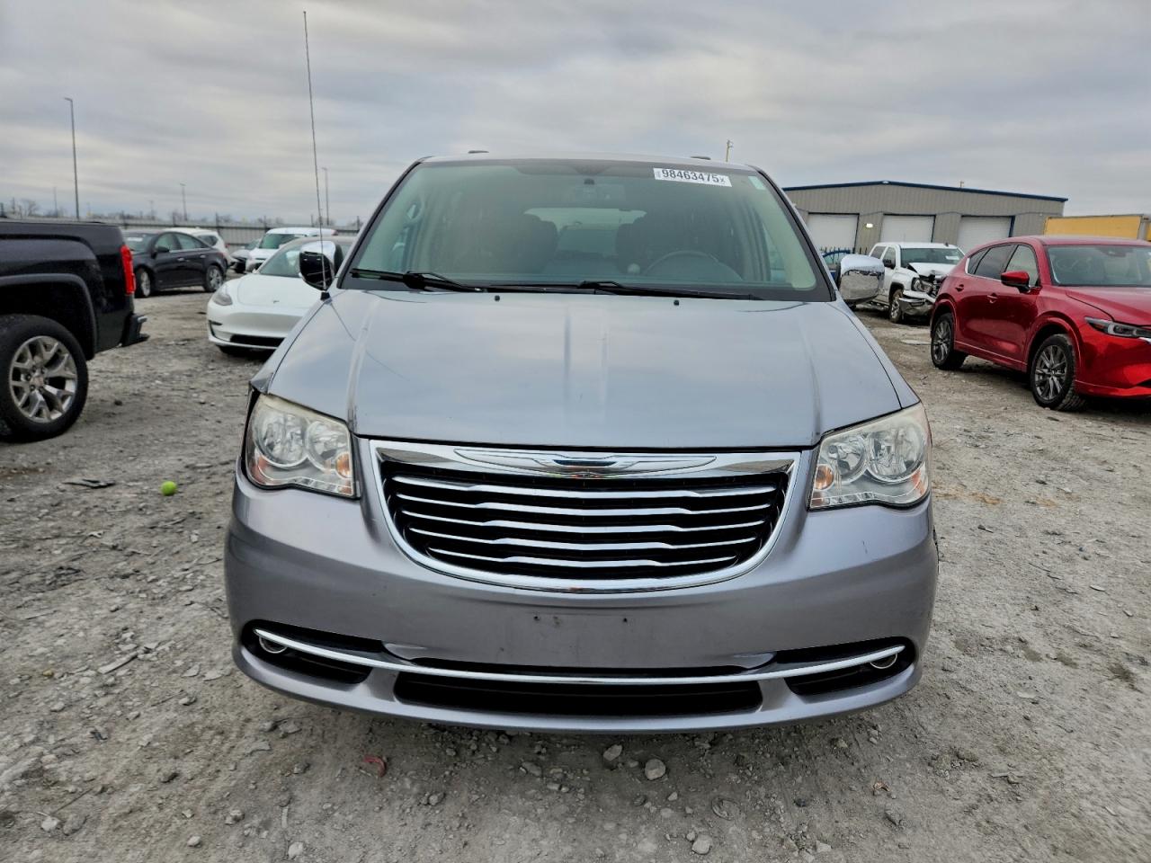 Chrysler Minivan Touring L Image 5