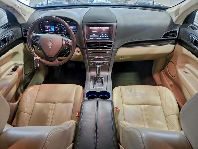 Lincoln MKT Image 11