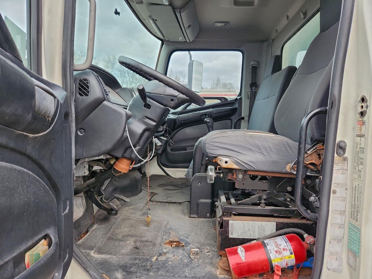 Hino 258 268 Image 10