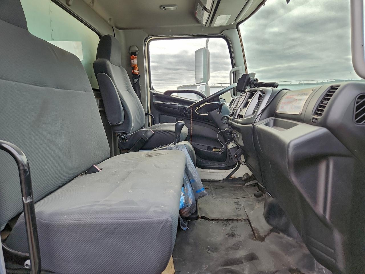 Hino 258 268 Image 6