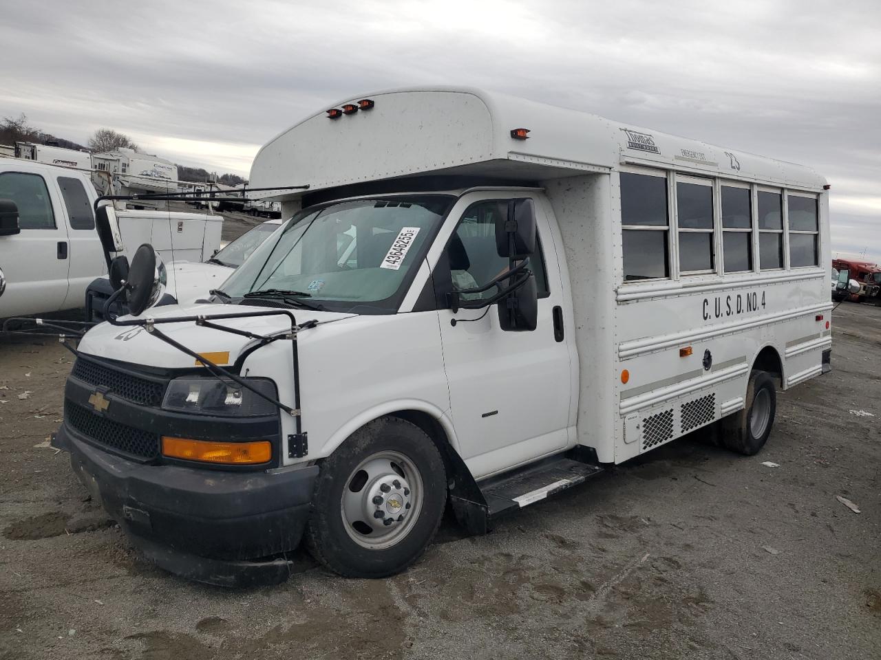 Chevrolet Express Image 1