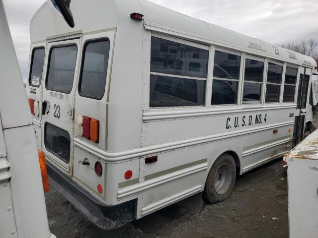 Chevrolet Express Image 2