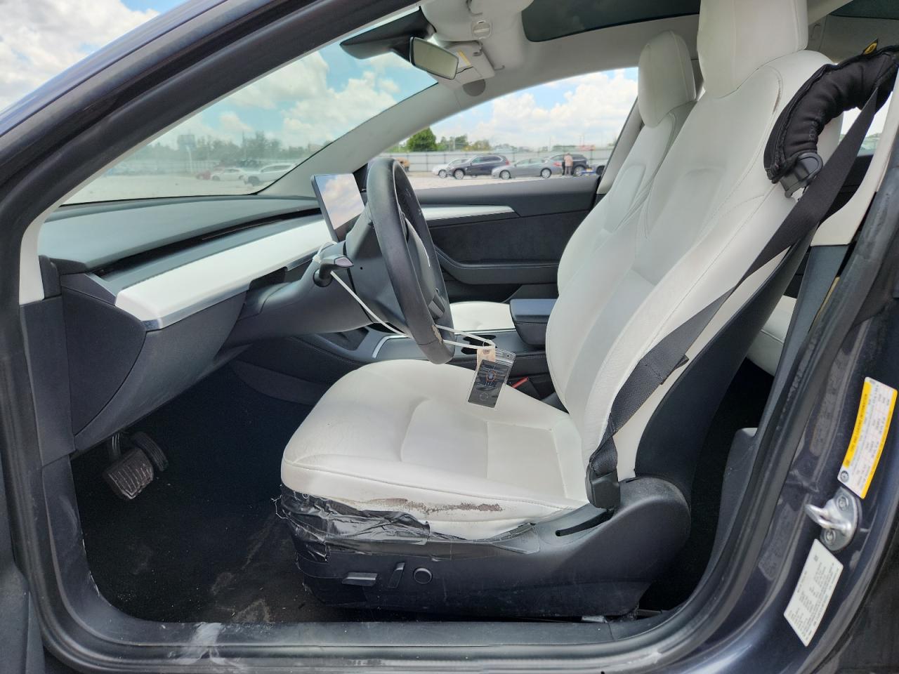 Tesla Model 3 Image 4