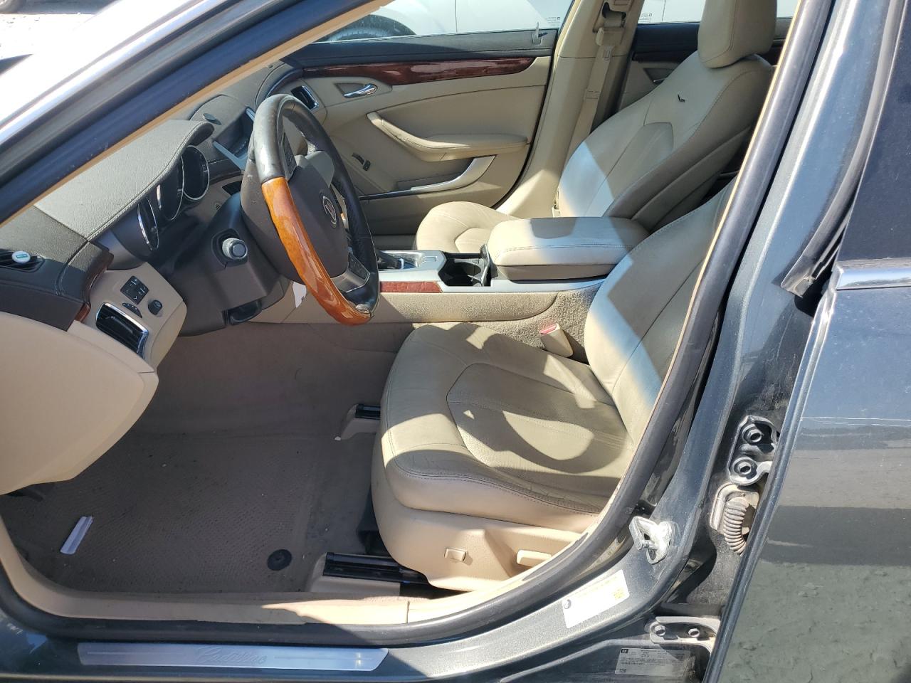 Cadillac CTS Luxury Collection Image 12