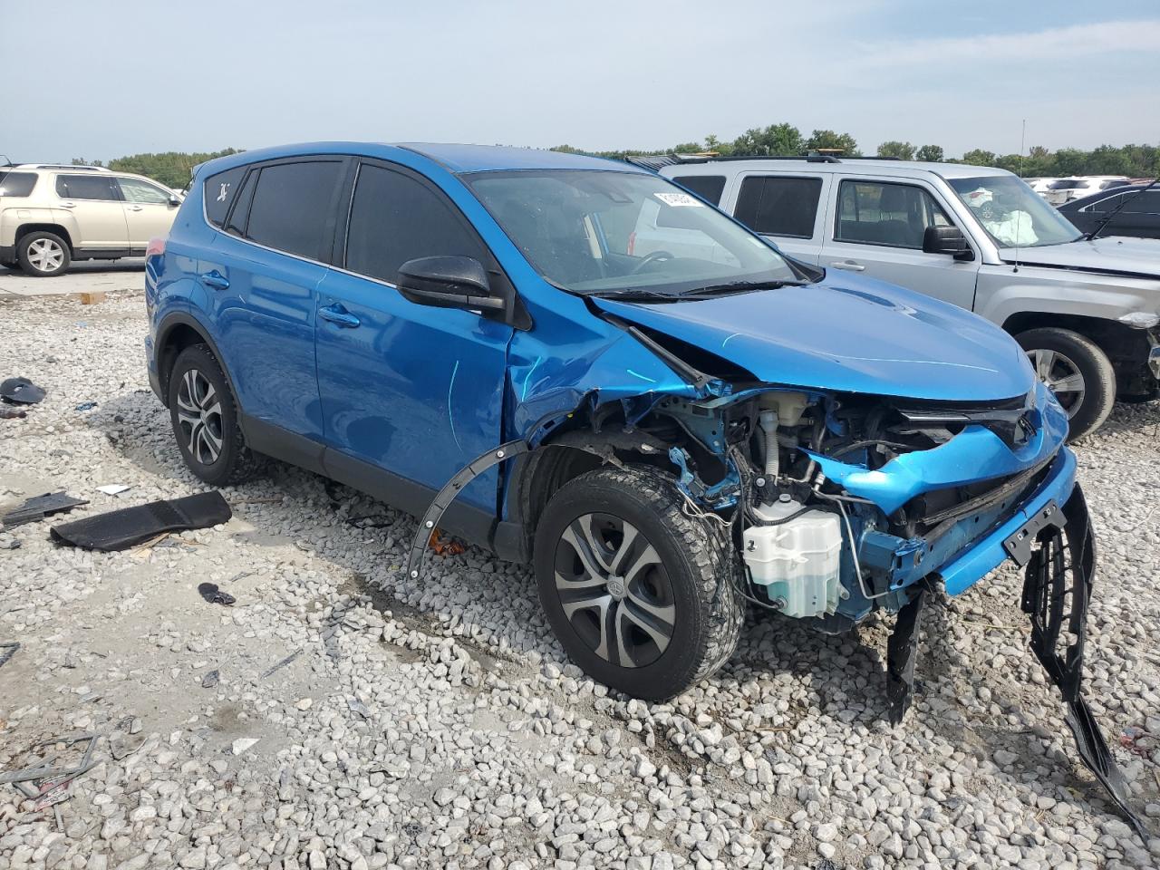 Toyota RAV4 Le Image 7