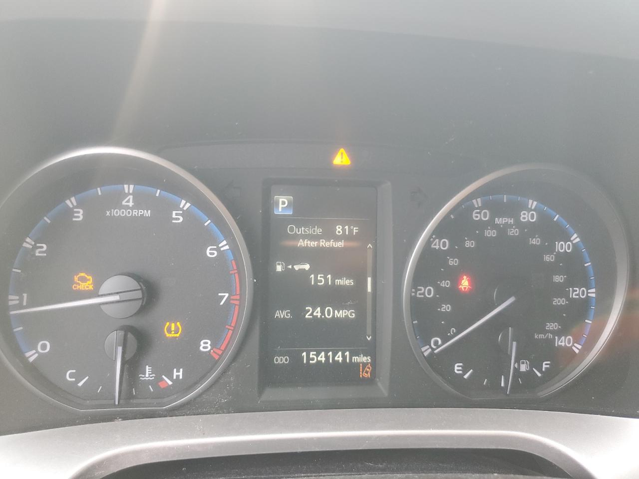 Toyota RAV4 Le Image 11