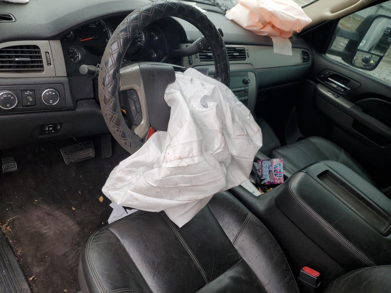 Chevrolet Silverado K2500 Heavy Duty Ltz Image 10