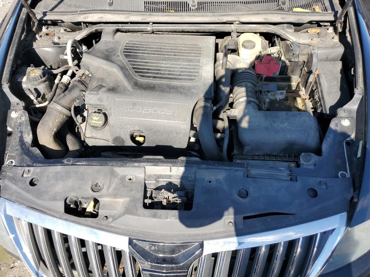 Lincoln MKS Image 11