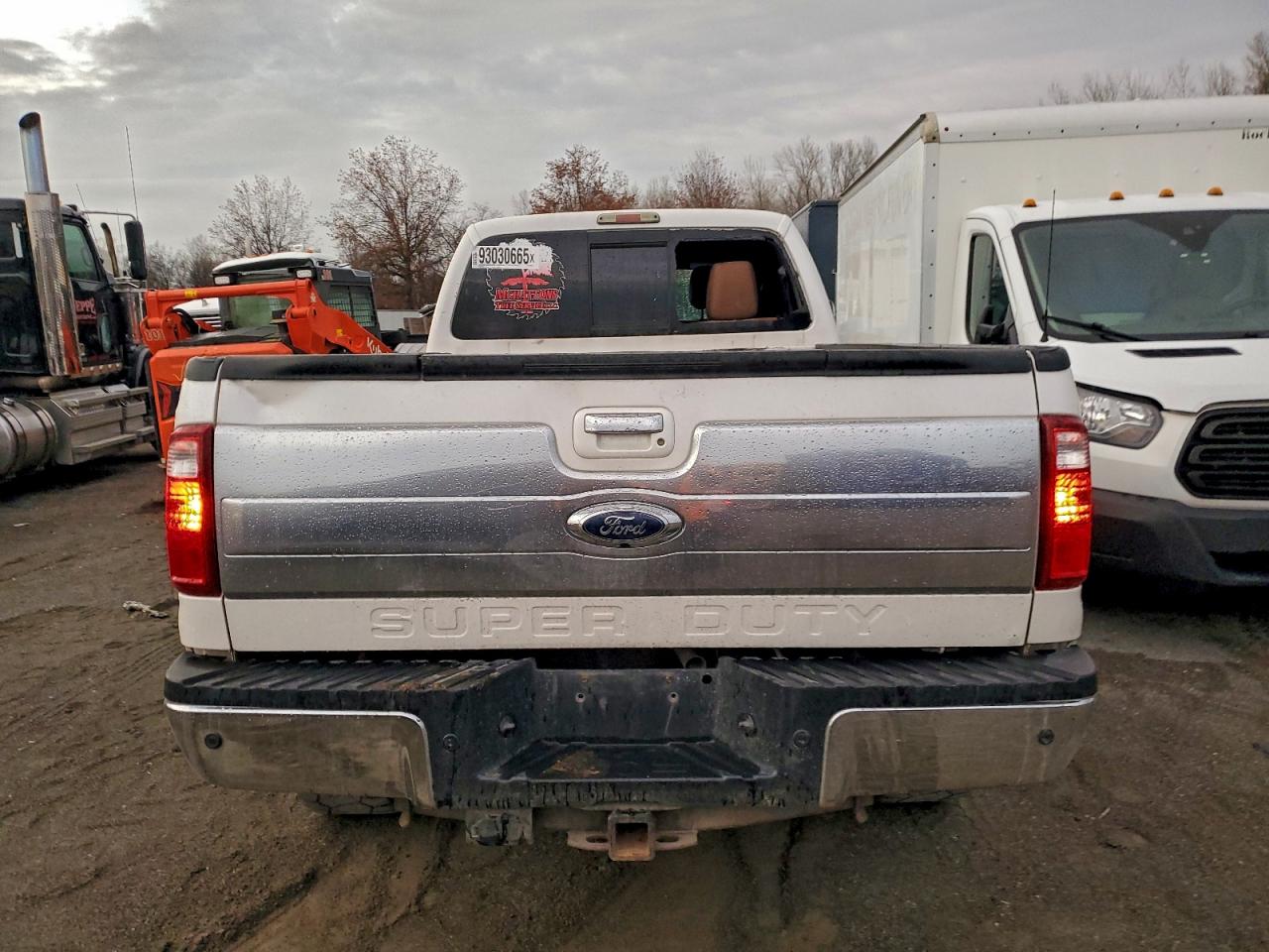 Ford F-350 Super Duty Image 13