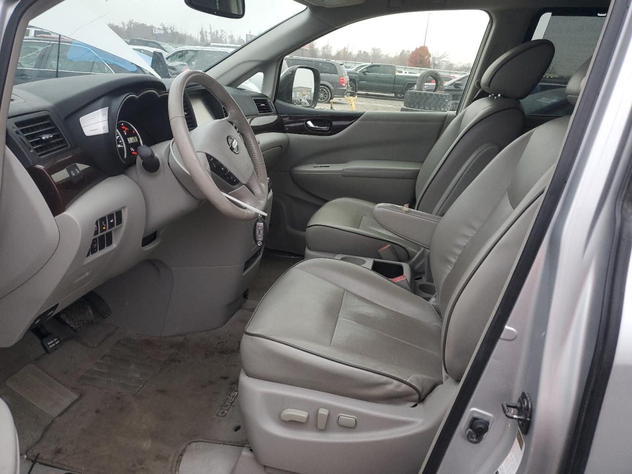 Nissan Quest S Image 2