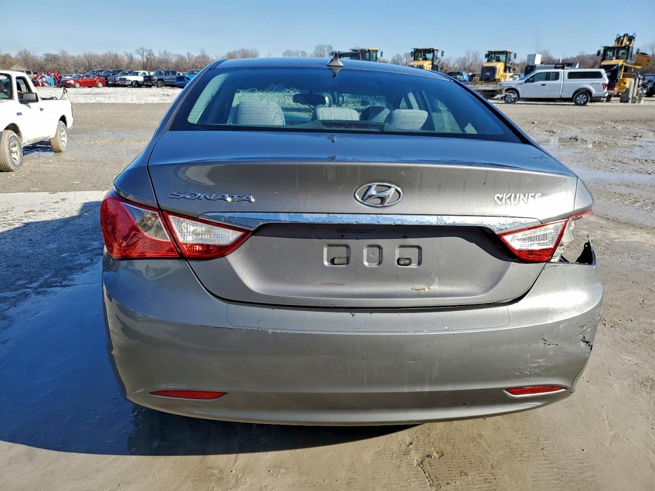 Hyundai SONATA Gls Image 4