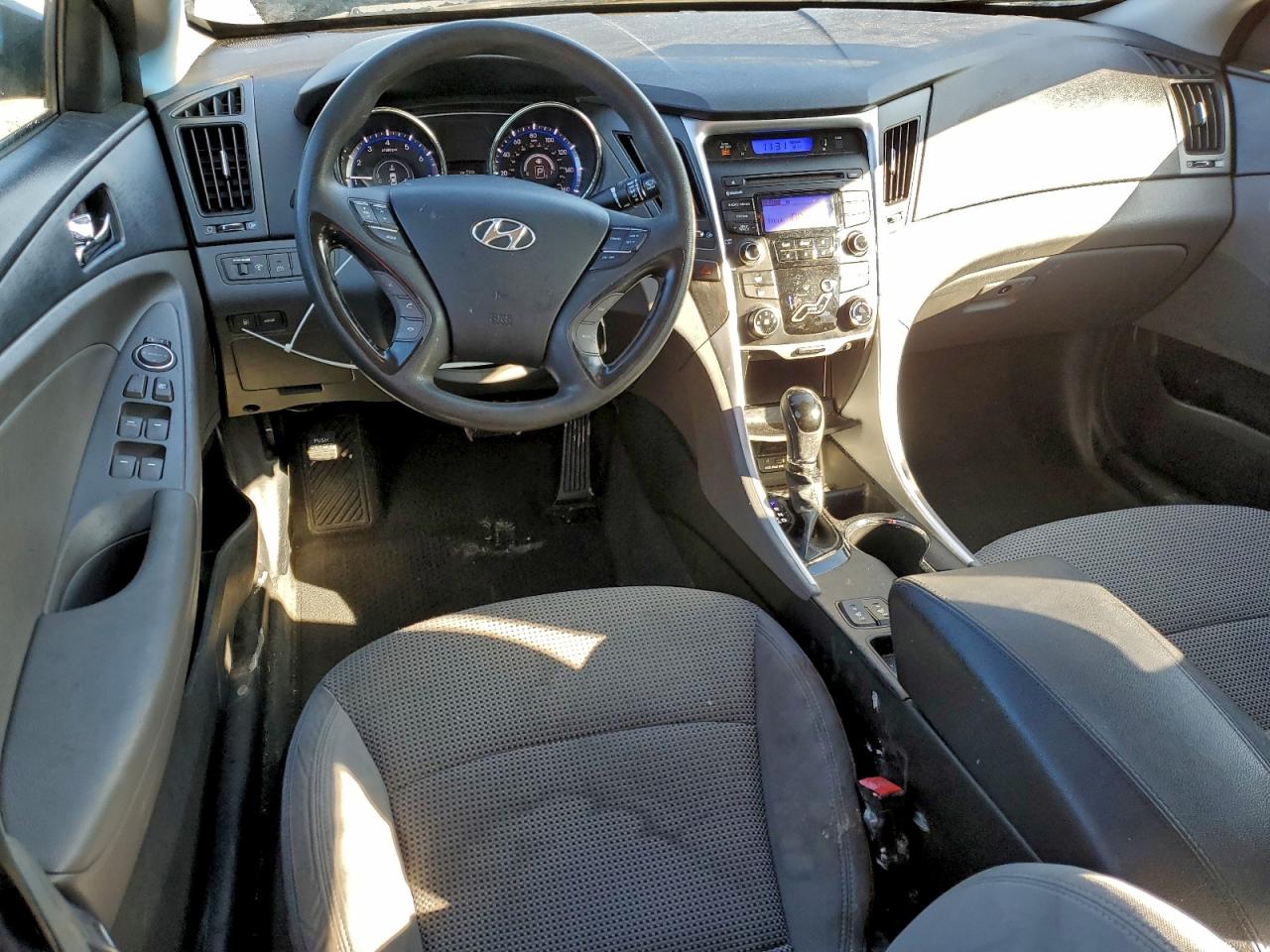 Hyundai SONATA Gls Image 6