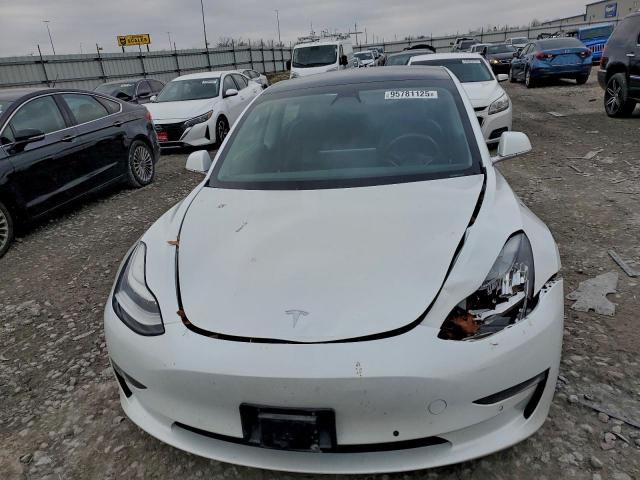 Tesla Model 3 Image 9