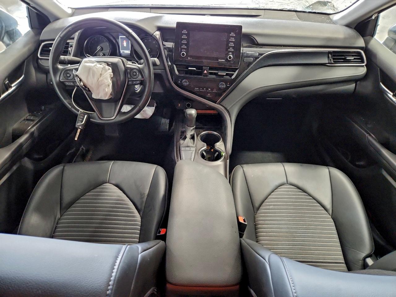 Toyota Camry Se Night Shade Image 6