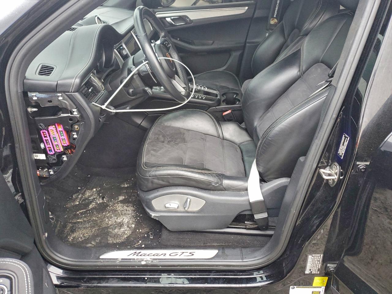 Porsche Macan Gts Image 8