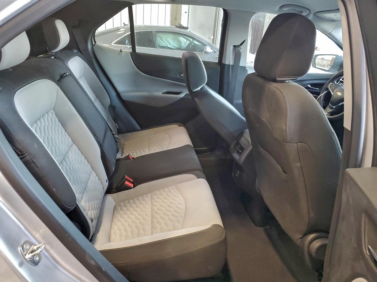 Chevrolet Equinox Ls Image 10