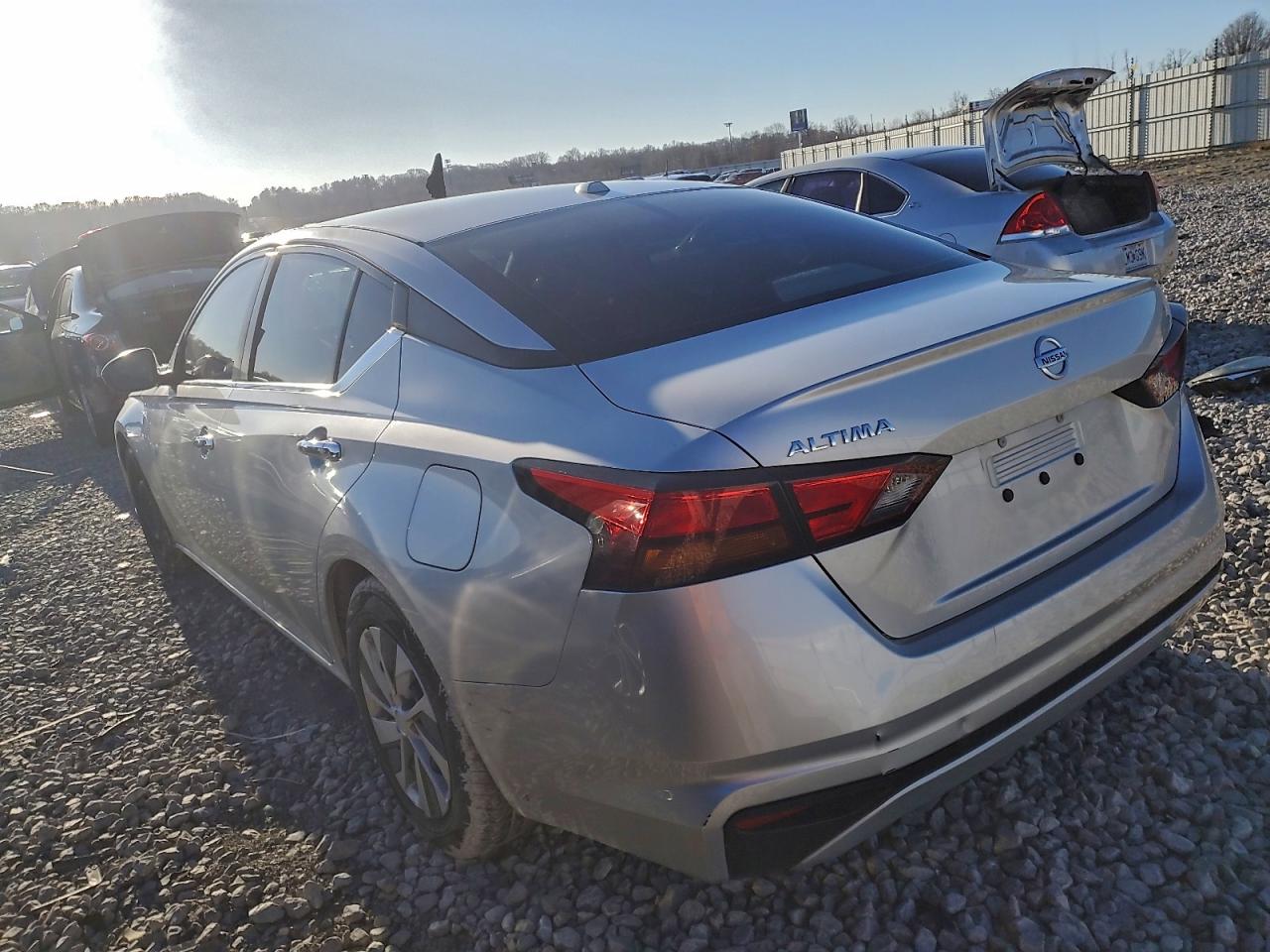 Nissan Altima S Image 11