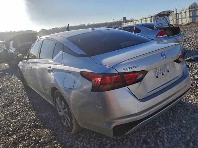 Nissan Altima S Image 11