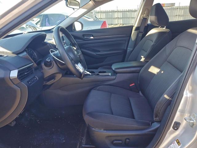 Nissan Altima S Image 2