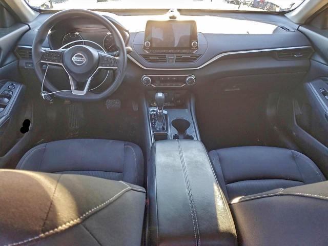 Nissan Altima S Image 6