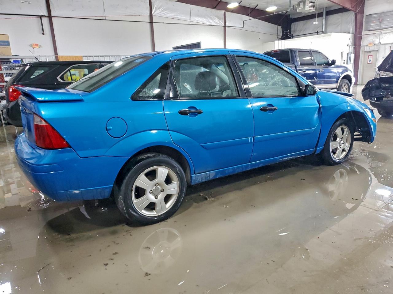 Ford Focus Zx4 Image 2