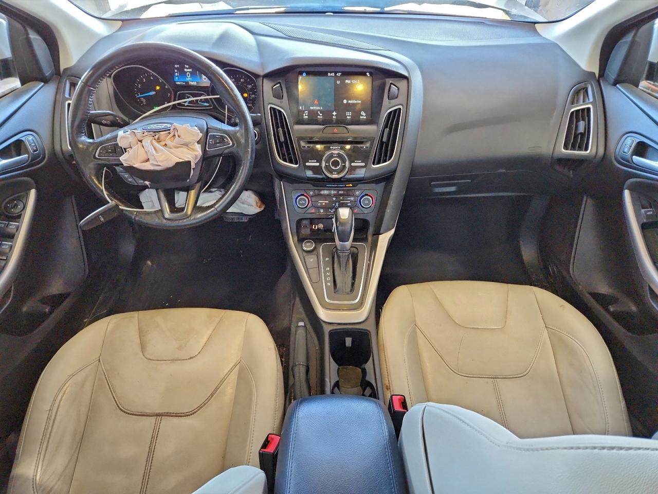 Ford Focus Titanium Image 10