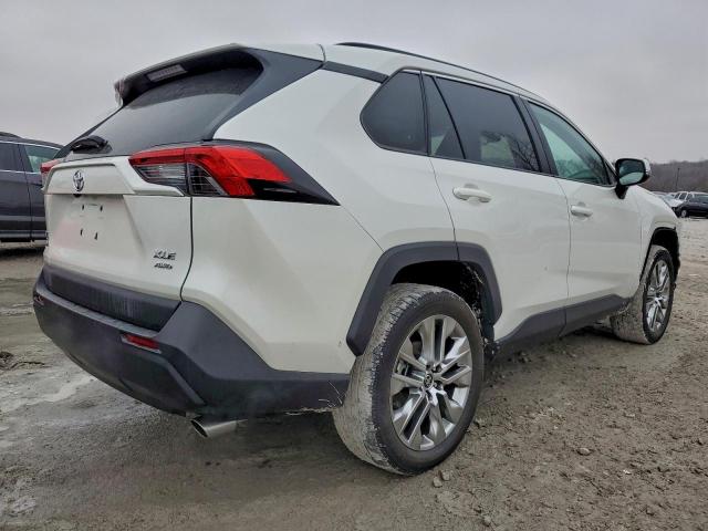 Toyota RAV4 Xle Premium Image 13