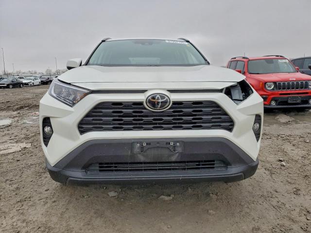 Toyota RAV4 Xle Premium Image 4