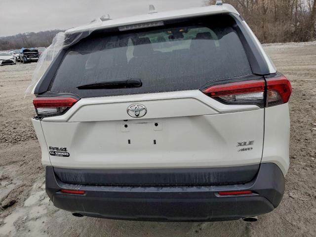 Toyota RAV4 Xle Premium Image 6