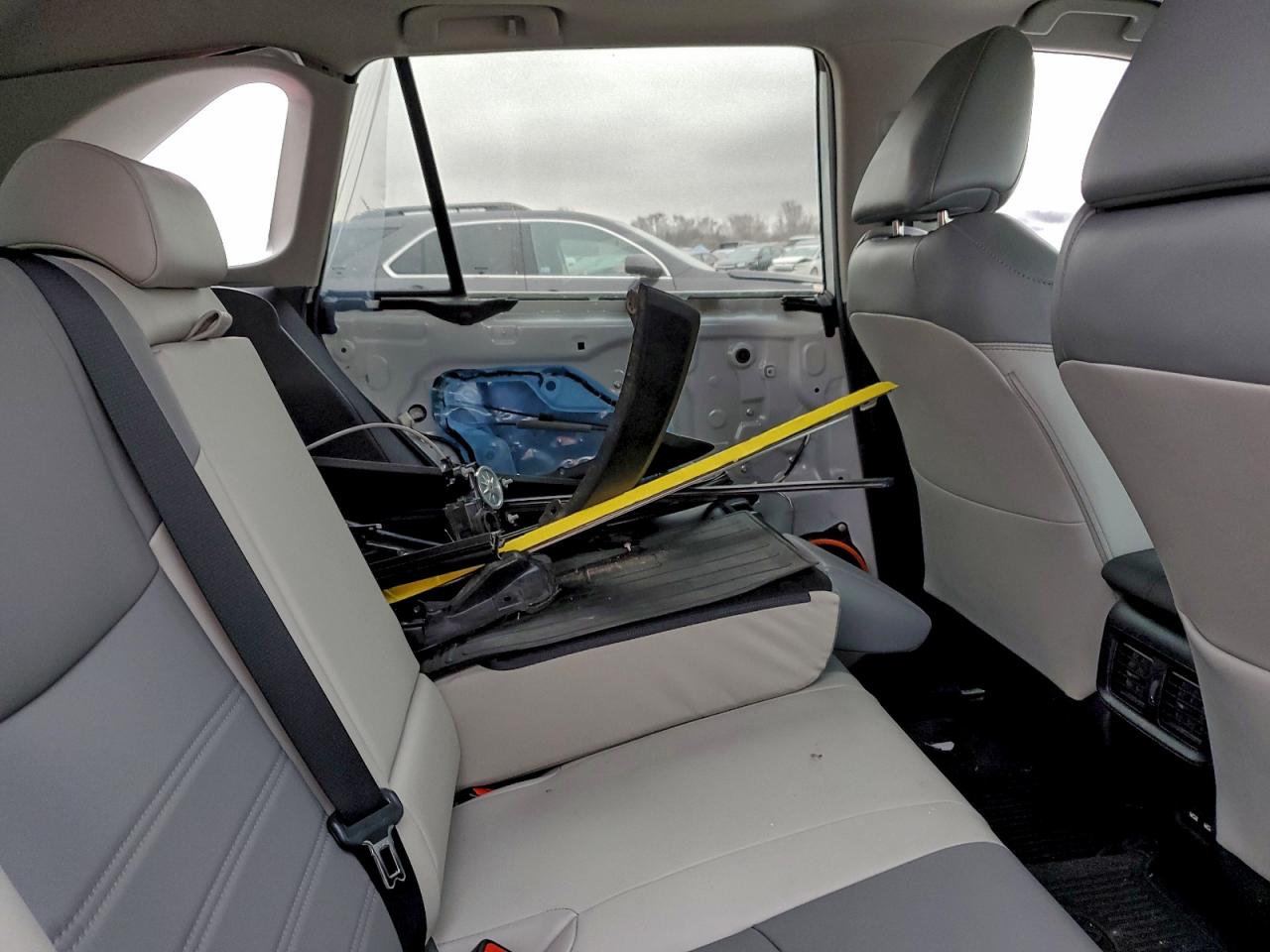 Toyota RAV4 Xle Premium Image 5