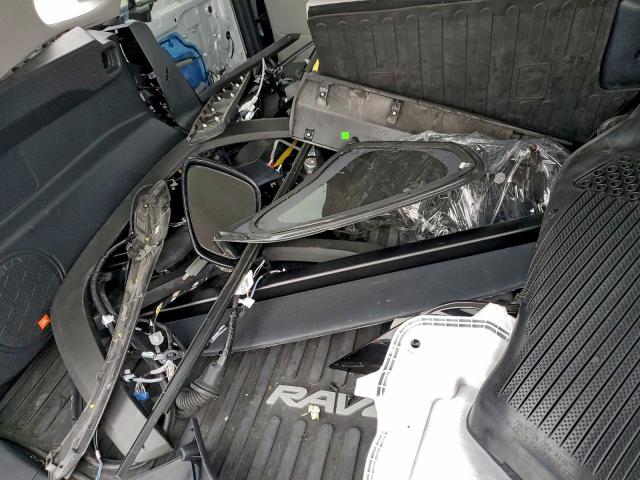 Toyota RAV4 Xle Premium Image 11